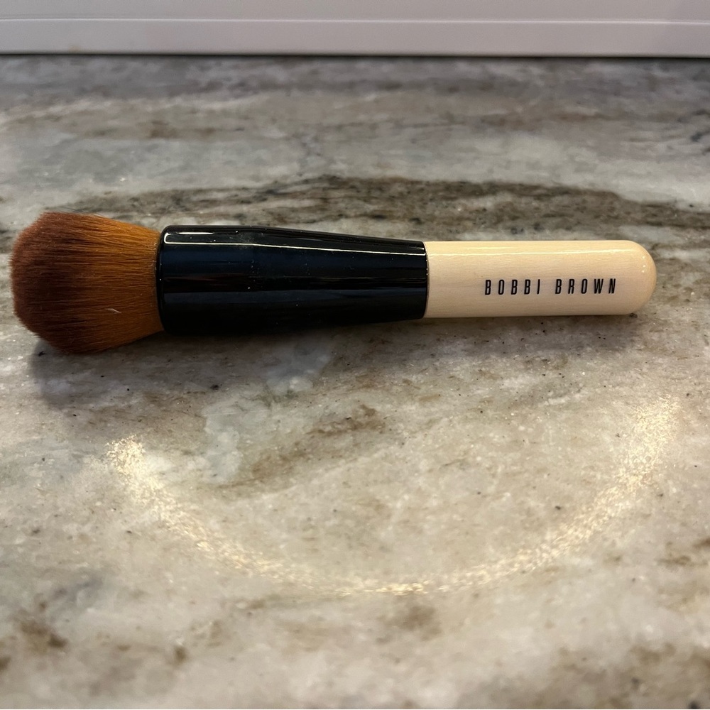 Bobbi Brown Makeup Brush full coverage face